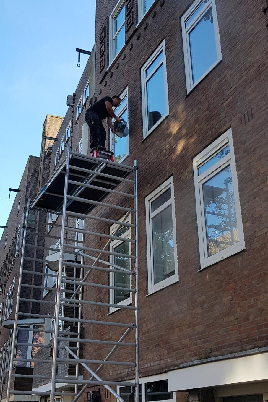 1_cropped.png 1_cropped.png